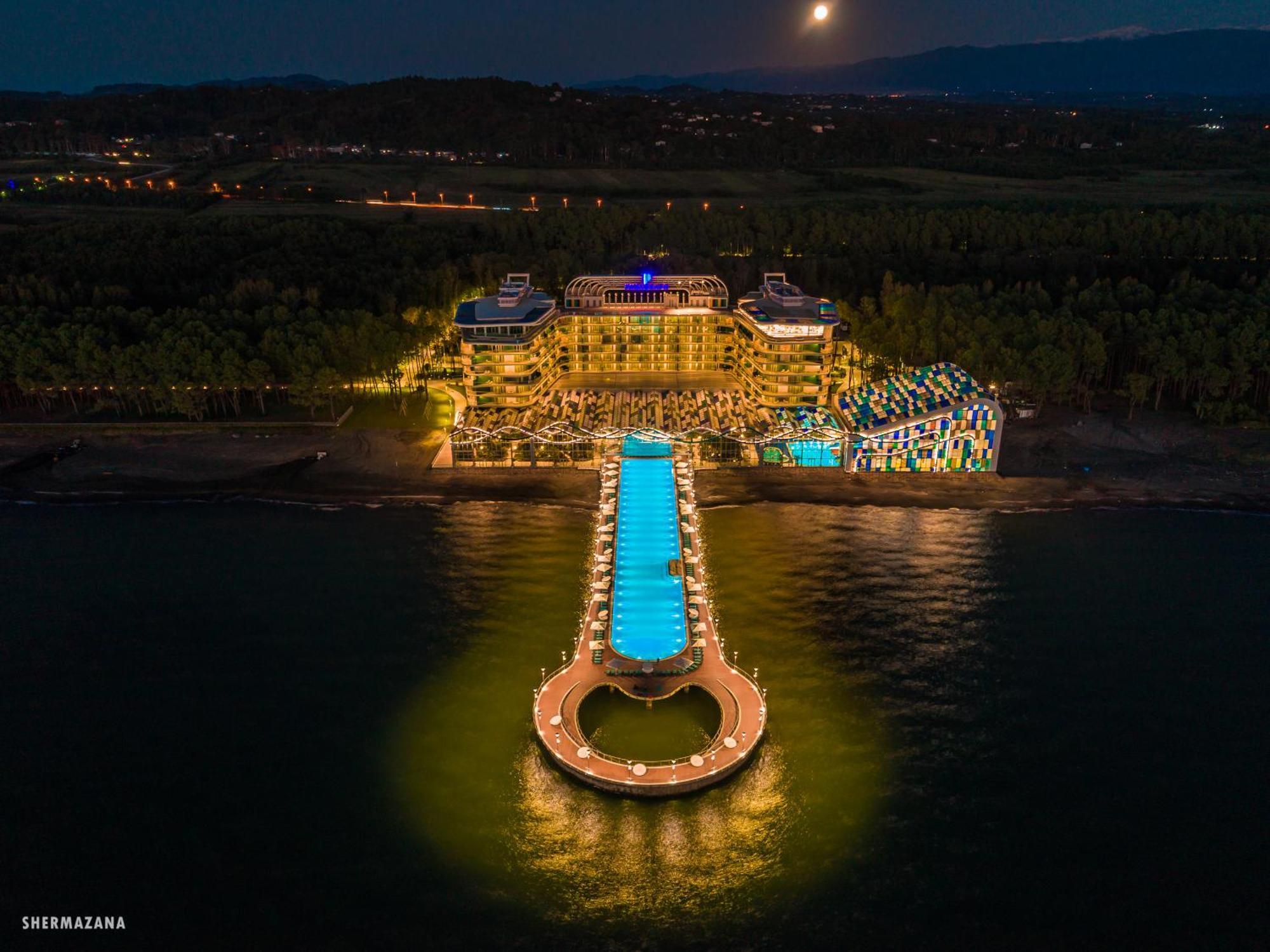 Paragraph Resort & Spa Shekvetili, Autograph Collection Εξωτερικό φωτογραφία Aerial view of the hotel at night