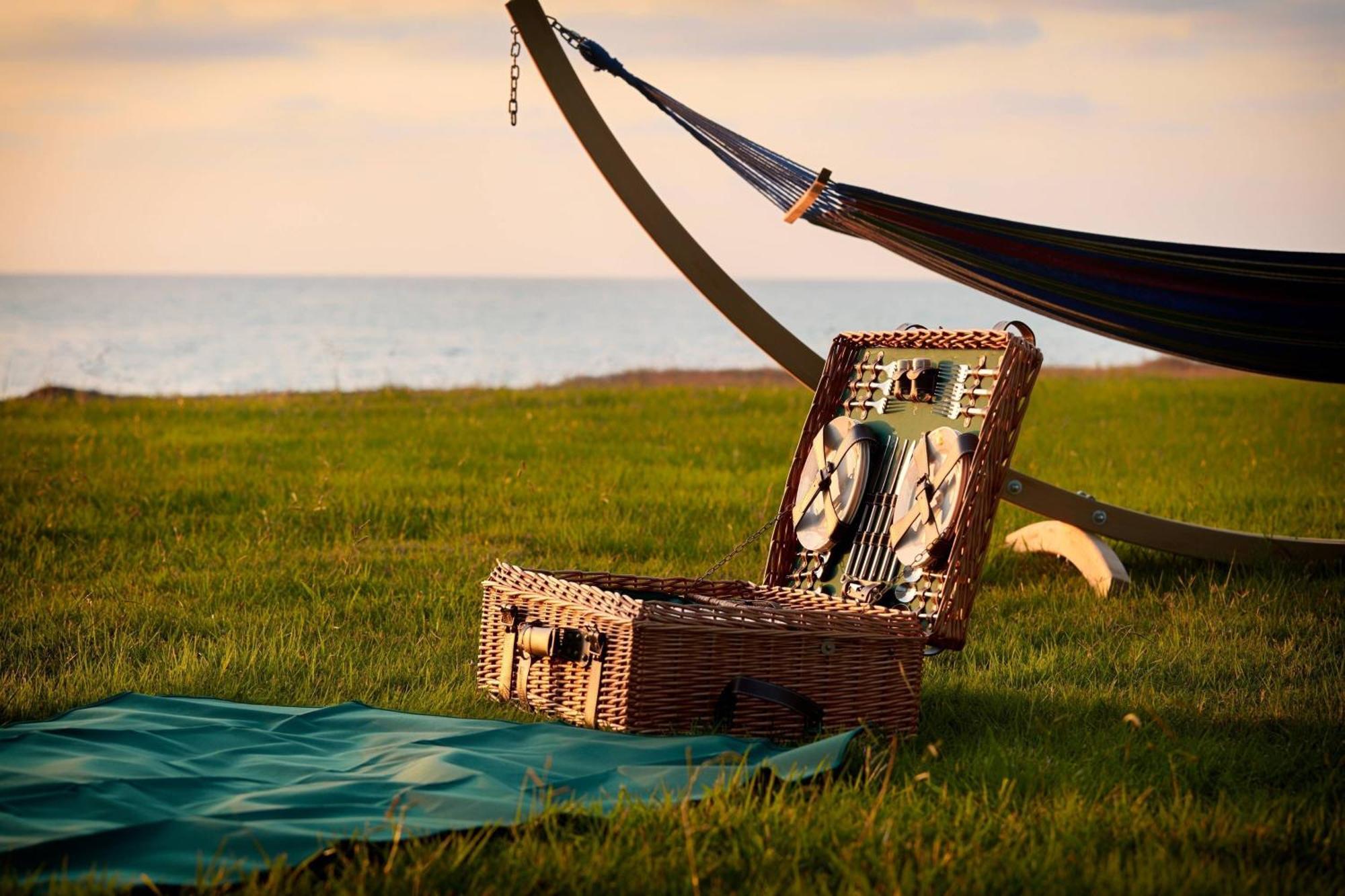 Paragraph Resort & Spa Shekvetili, Autograph Collection Εξωτερικό φωτογραφία A picnic basket