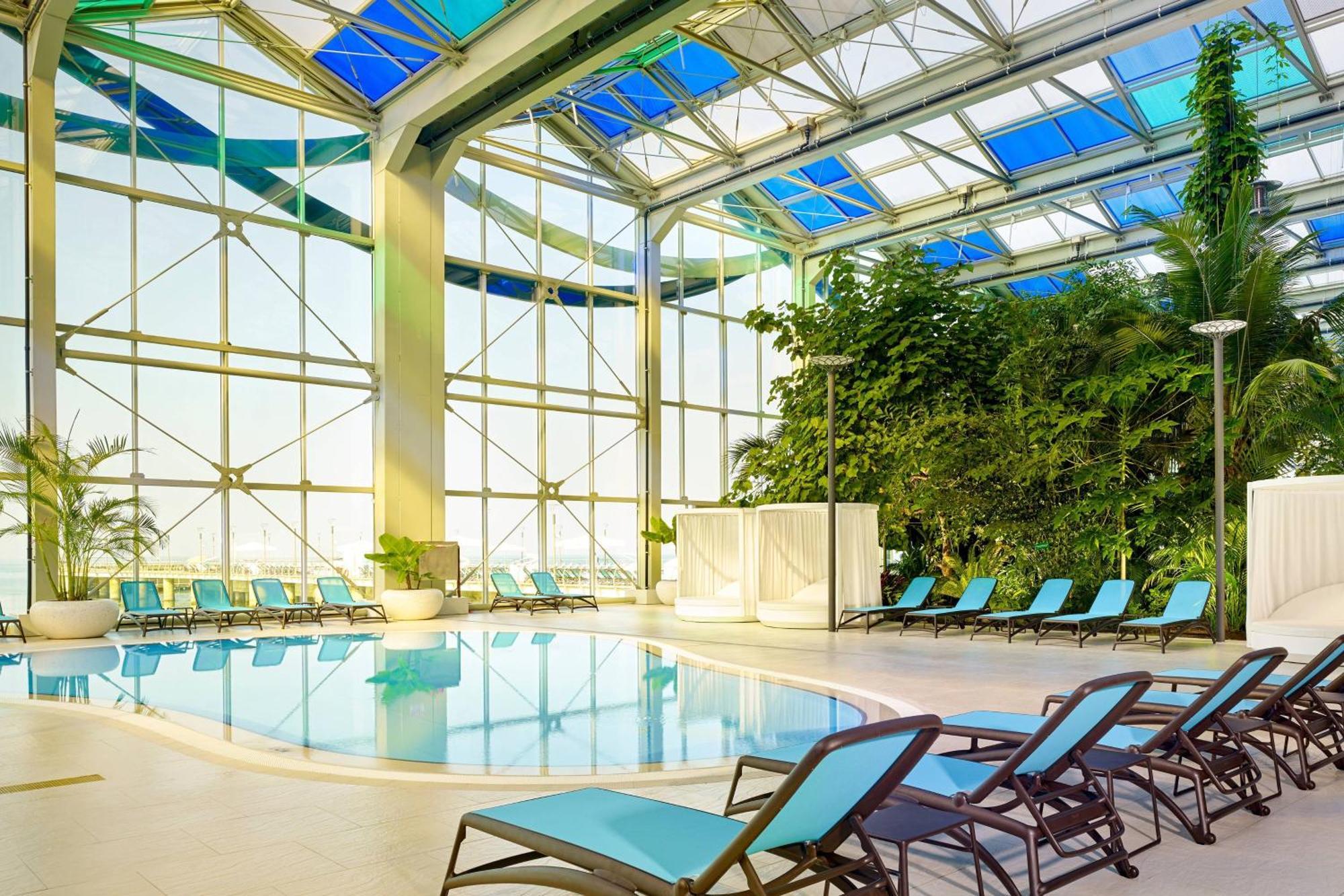 Paragraph Resort & Spa Shekvetili, Autograph Collection Εξωτερικό φωτογραφία The pool at the Westin Palace, Madrid